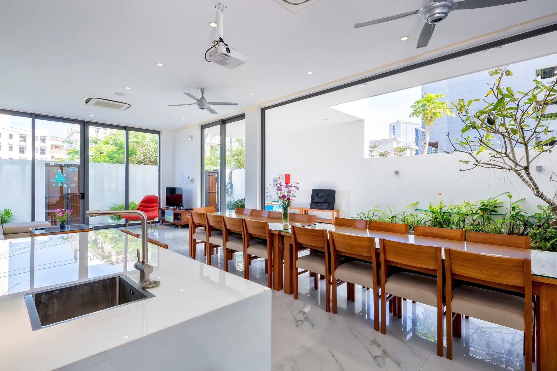 The Stunning Luxurious Villa by My Khe beach An Hai 45